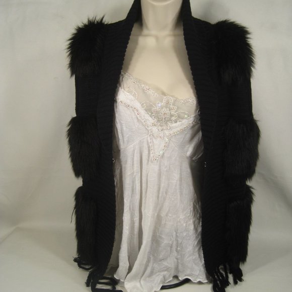 Romeo & Juliet Couture Jackets & Blazers - Romeo and Juliet Couture Black Fur Vest Women's M